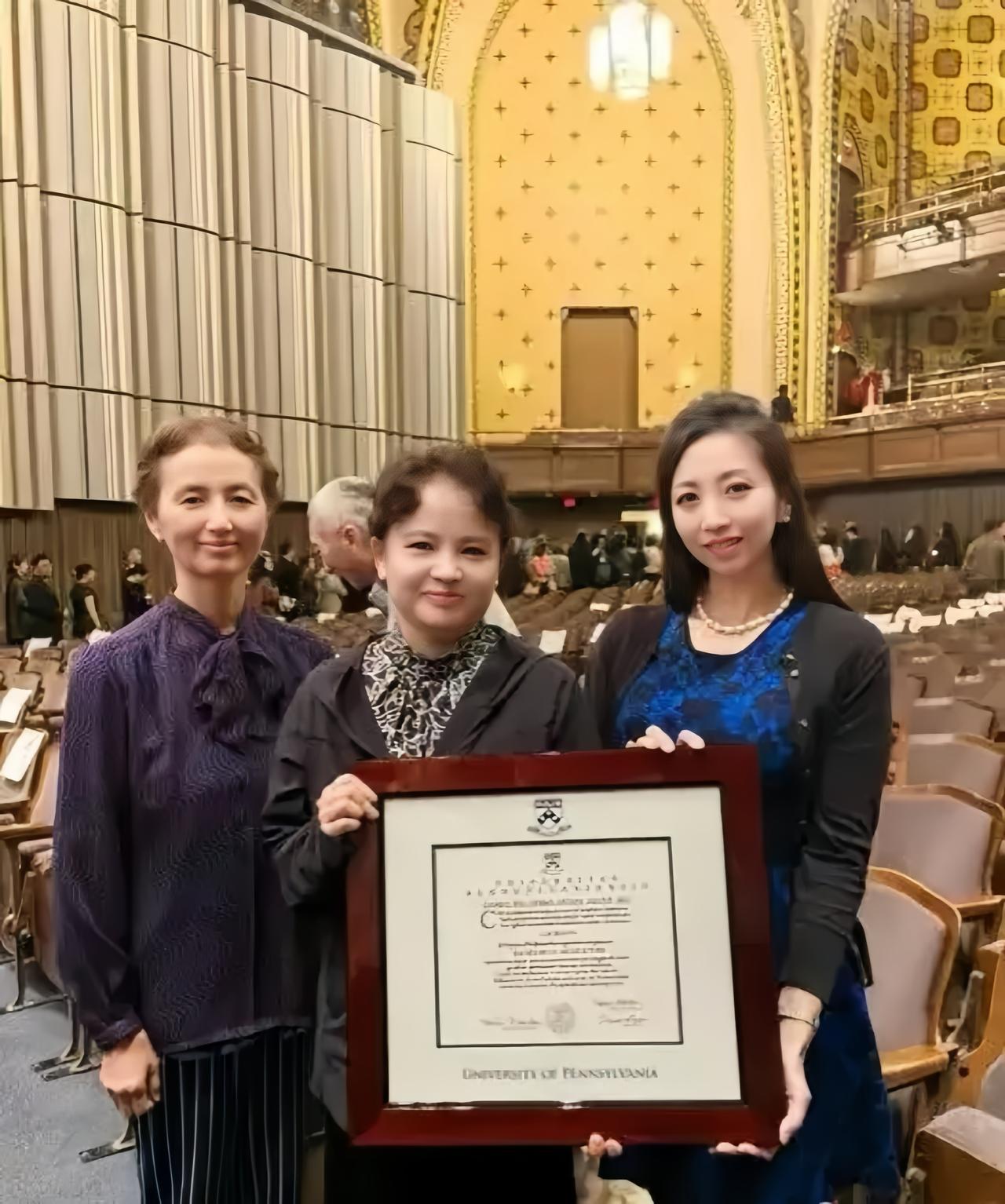 2024年，林徽因后人于葵、林红、梁周洋出席宾夕法尼亚大学毕业典礼，领取林徽因迟