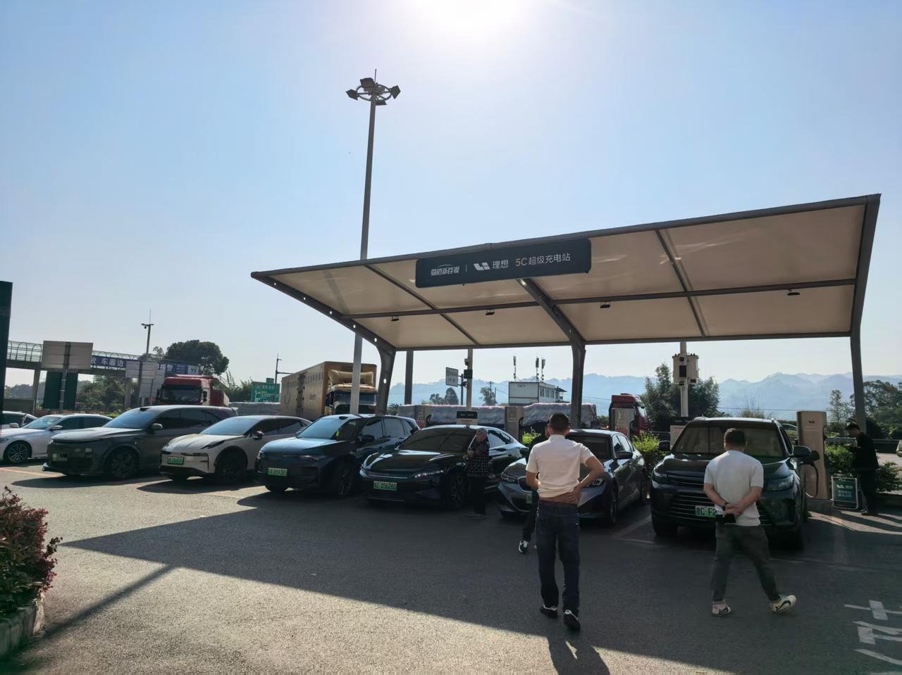 理想超充站没有一辆理想，理想去哪了？？？【来自懂车帝车友圈】