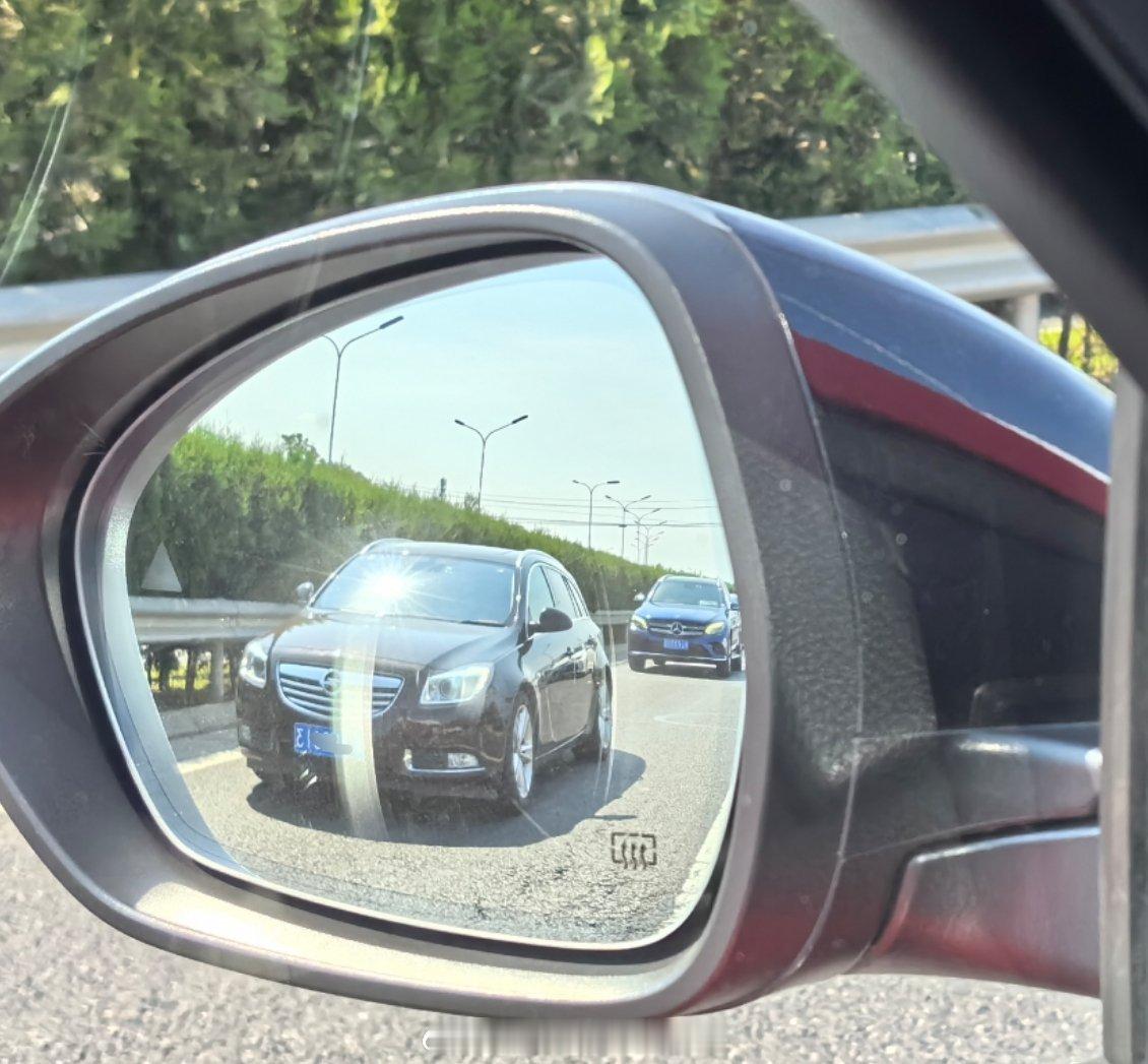 京牌个性老车 一般俩特点:车况不错，车主很喜欢ta。旅行车 ​​​