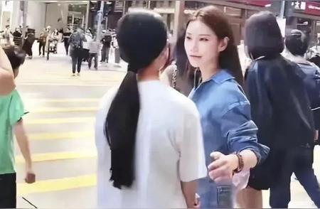 汪小菲夫妇香港行：5600一晚海景房，这宠妻绝了！
家人们，汪小菲这几年在餐饮界