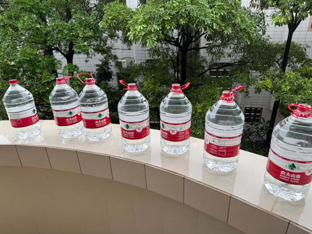 今天下雨了，但是也可以做午时水，记得晒[合十][合十][合十] 