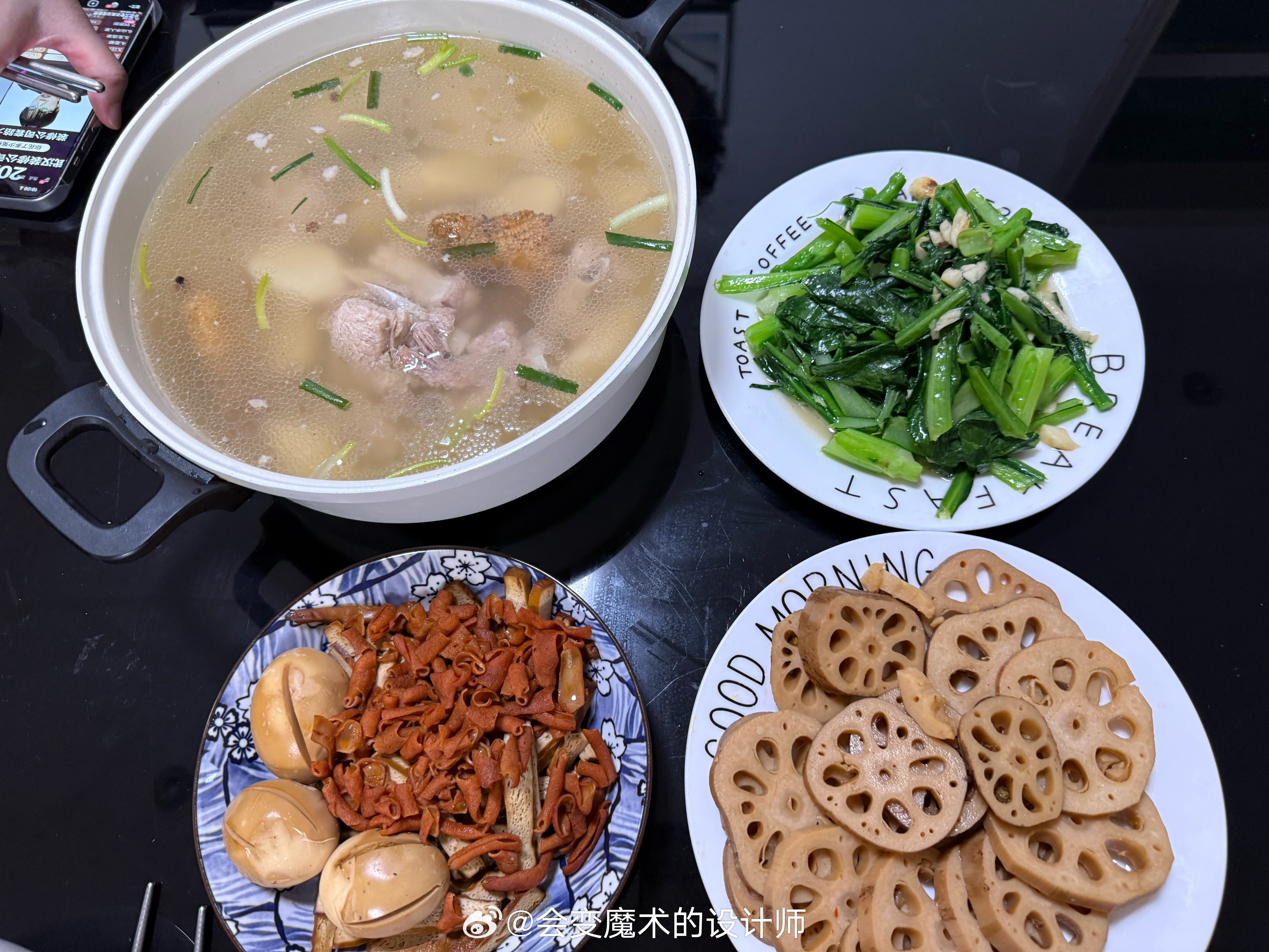 终于放学了，赶紧扒饭[嘻嘻][嘻嘻]生活手记 ​​​