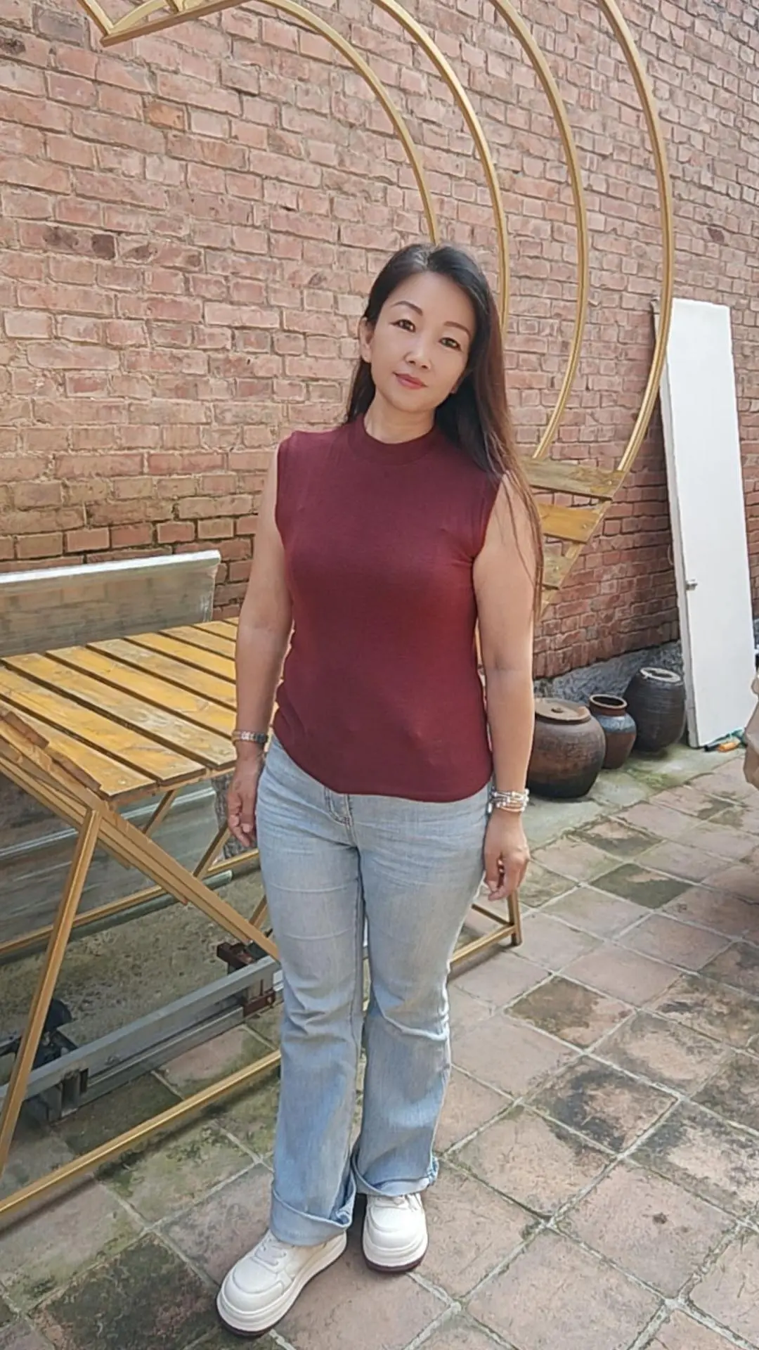 人因为嘴硬  而失去很多东西  也会因为心软  而受很多委.