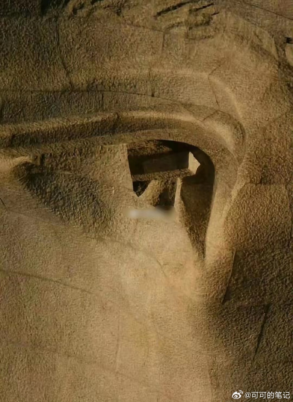 周五盘前思路情绪延续分歧，载体是光伏、煤炭。商业航天今天延续分歧，尾盘有资金抢先