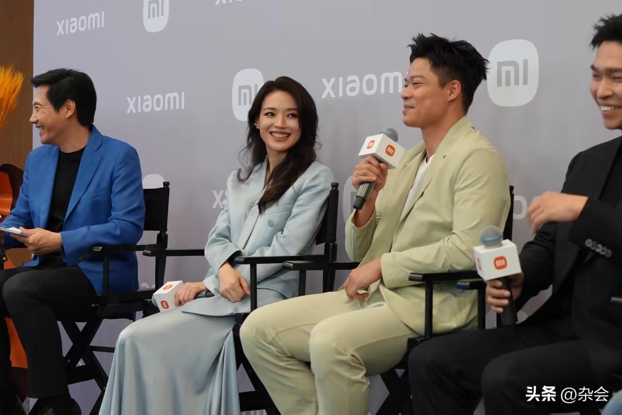 雷总这波操作太圈粉了！敢放全生图，是真男人，更是对女神舒淇的绝对自信！
舒淇这气