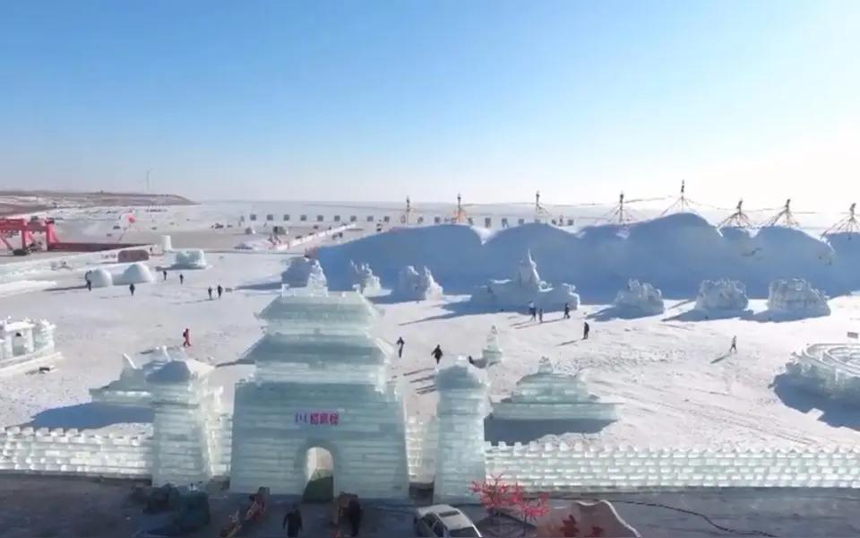 查干湖冬捕早已不止是一场捕鱼活动，而是撬动冰雪经济的核心IP。今年的冬捕节以“千