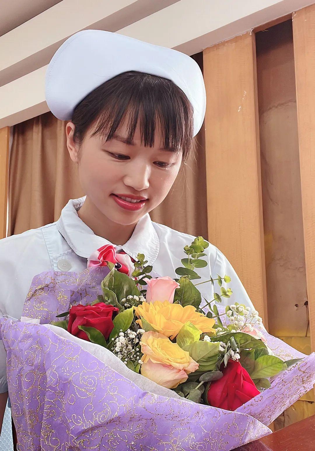 说起“最快女护士”张水华被处分这个事，有网友称医院太没有格局了，张水华全国各地跑