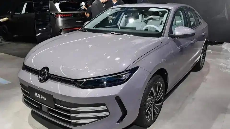 上汽大众朗逸Pro选择了科大讯飞的多轮对话语音交互技术。多轮对话听起来简单，但这