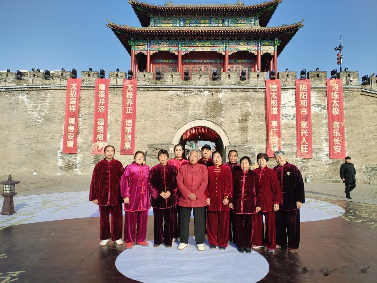 分享我这周有趣的事：2026年元月1日清晨，永年振兴太极拳研究会乔振兴会长与弟子