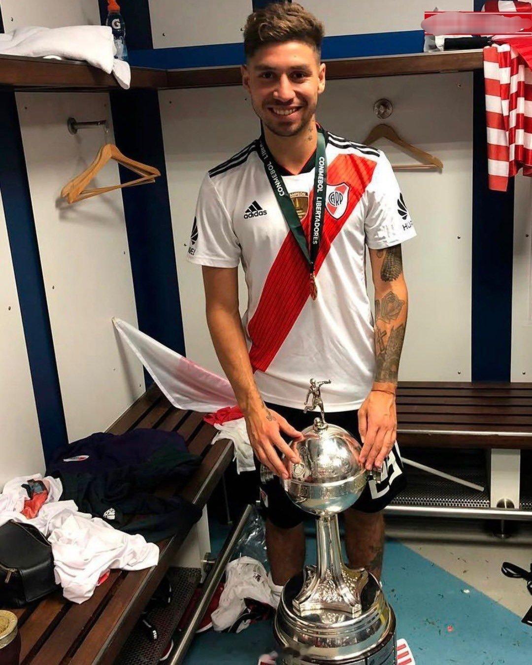 河床 🎂 冈萨洛·蒙铁尔29岁了，正是他罚入点球，为阿根廷🇦🇷赢得了第三颗