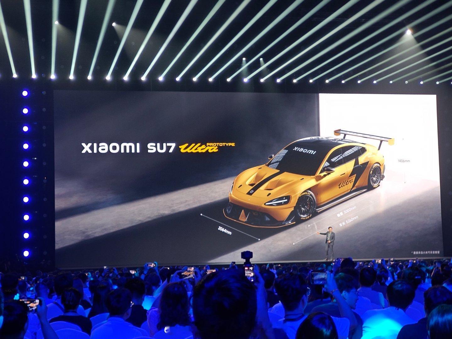 小米su7 ultra原型车简直就是一台不计成本的顶级赛车现在就期待量产版，可以