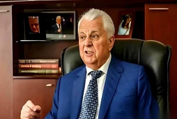 一群乌克兰的顶尖专家，在中国采访镜头前，突然就集体崩溃，哭得像个孩子。
你以为是