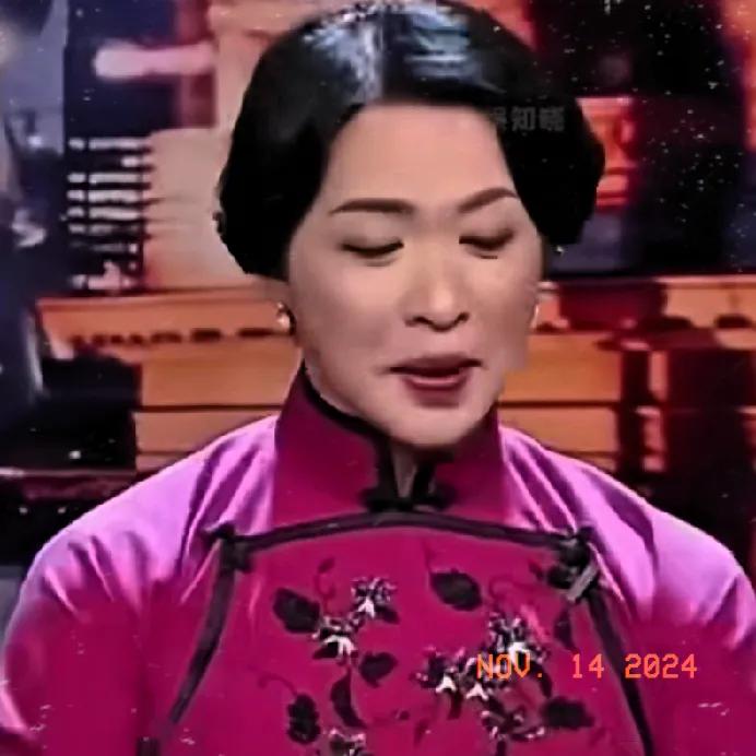 不管你乐不乐意，变性人金星，在中国这块土地上活得很滋润，赚钱就不用说了（例如双1