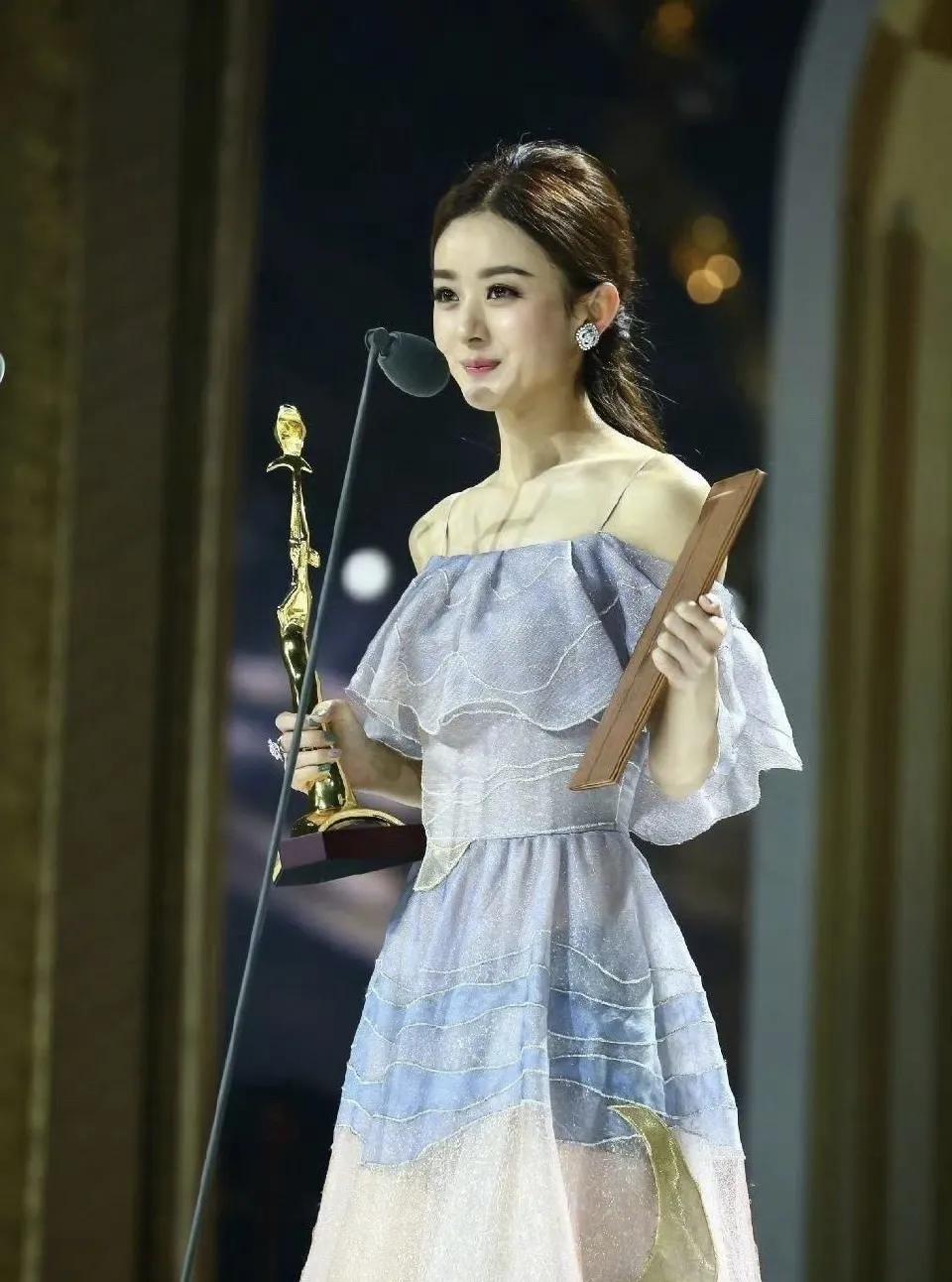 百花奖沦落成了流量奖，高叶输给了赵丽颖，刘德华败给了朱一龙，最佳新人奖给了流量如