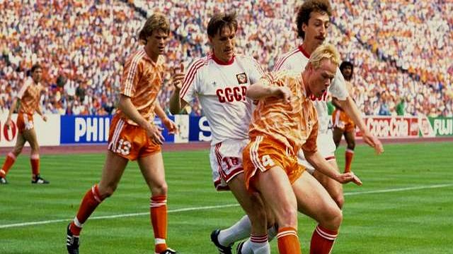 1988年欧洲杯，苏联作为唯一参赛的东欧球队，成为苏联足球最后的闪耀时刻，也代表