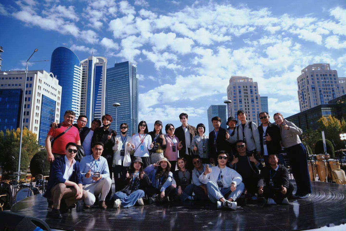 被迪玛希这段发言感动到了迪玛希在研讨会上的发言好真诚！分享哈萨克斯坦谚语“以善报