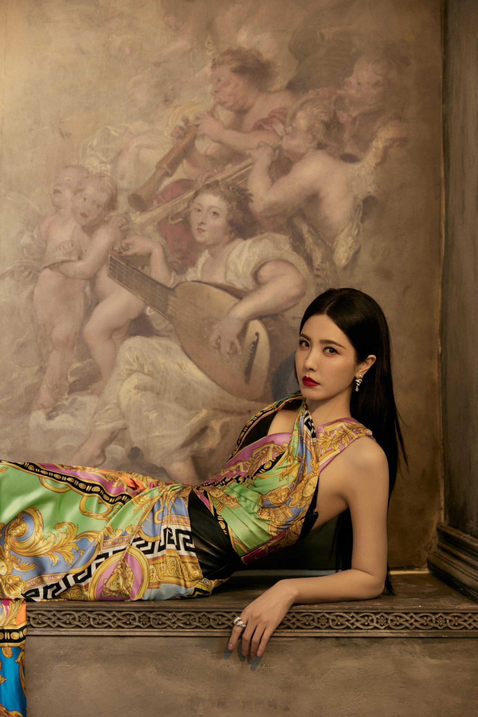 曾黎巴洛克斜肩长裙 