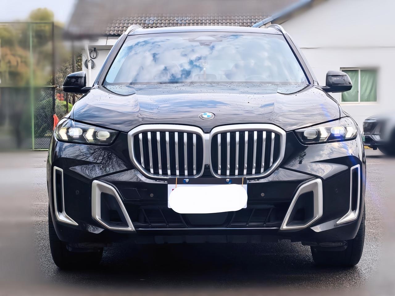 买二手豪华车，我不太建议一上来就追贵的配置。宝马X5、奥迪Q7、凯迪拉克XT6放