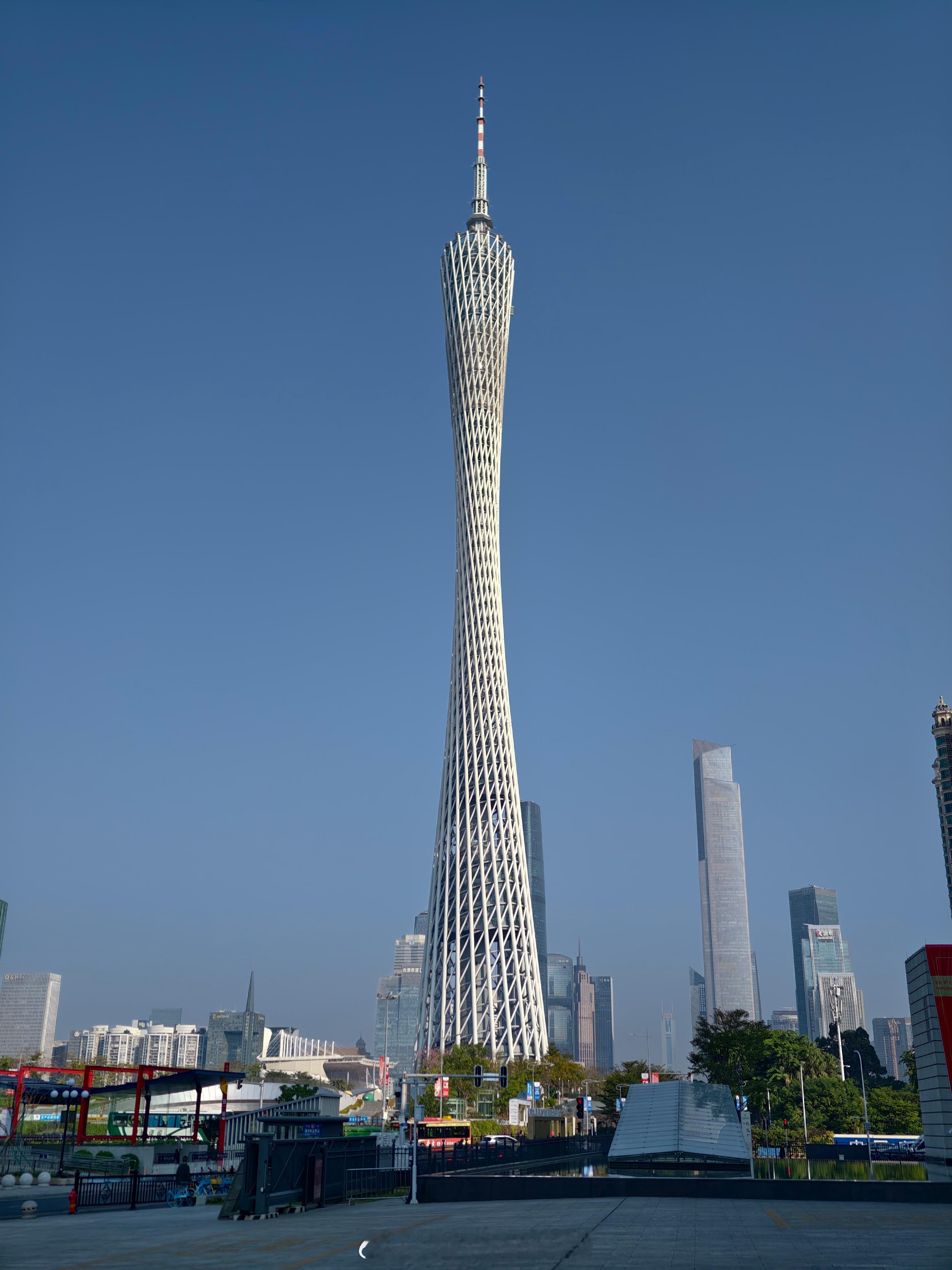 广州又迎来了阳光明媚的早晨。今日上班路上，按照惯例打开一些事一些情app，刷到了