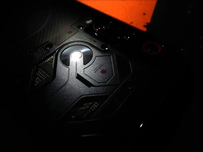 7000mAh+骁龙8至尊版+风扇！红魔11 Air游戏实测：性能散热太能打
2
