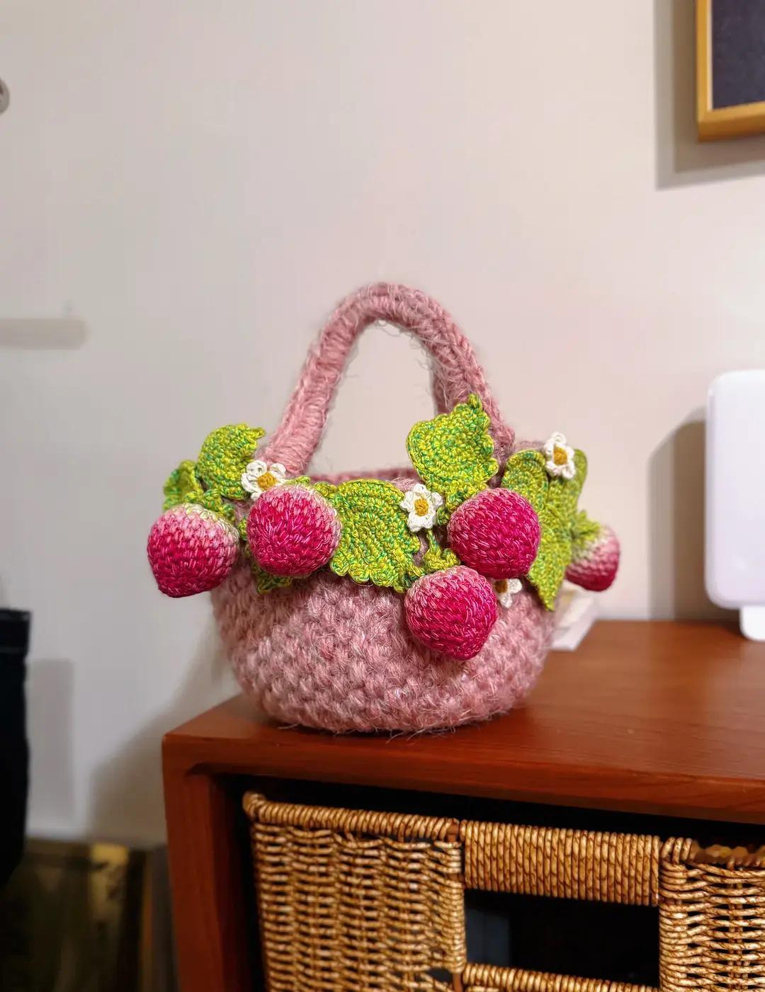 老了以后的幸福标准！

1、夫妻：老伴还在。

2、月收入：过3000元。

3