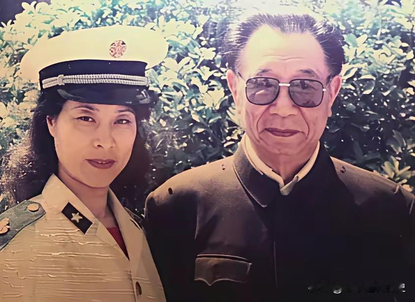 陈士榘是开国上将，战功卓著，为新中国国防建设立下汗马功劳，主导工程兵与两弹基地建