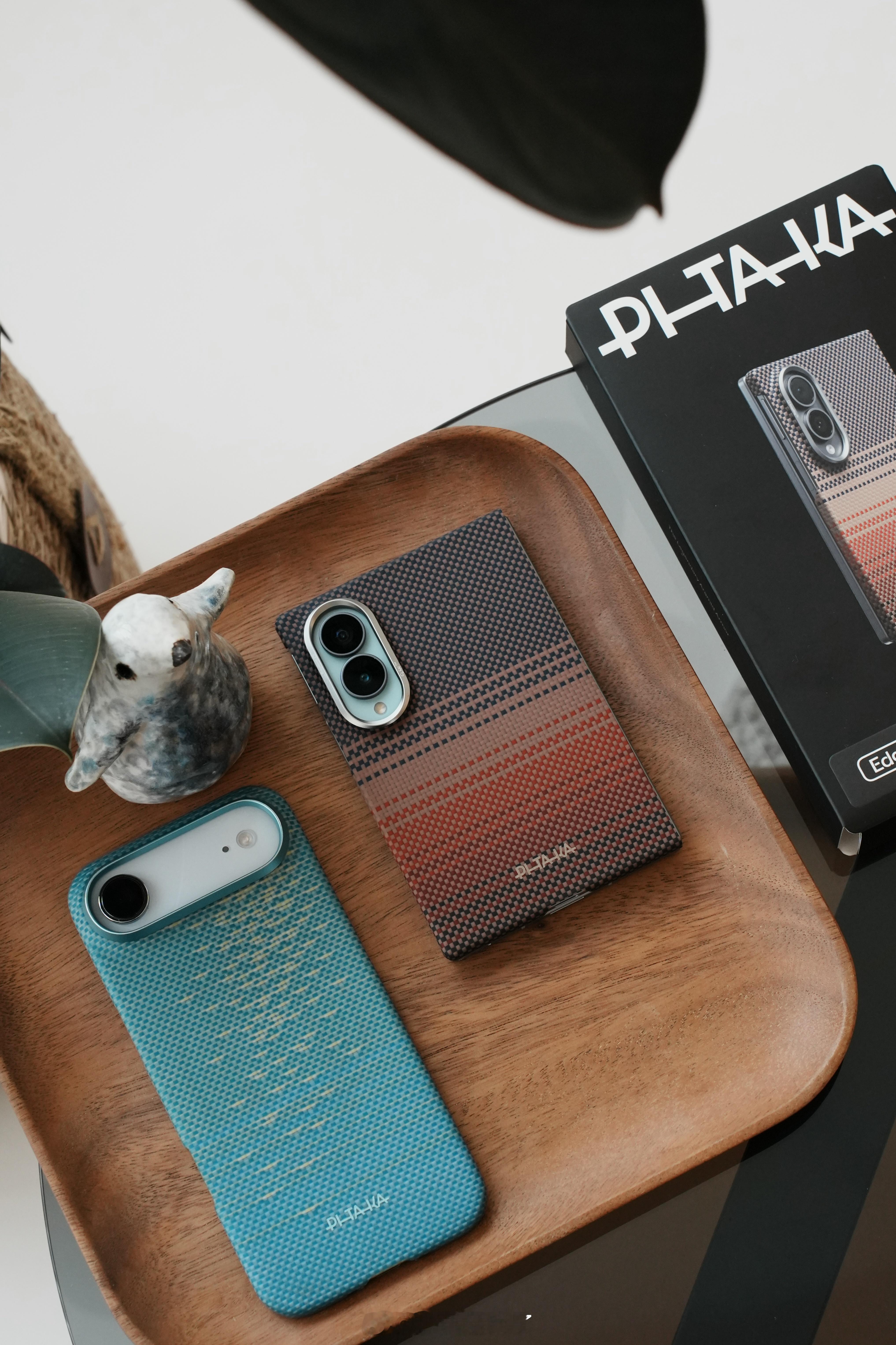 我最近就是iPhone Air+三星Z Fold8这两台「小废物」一起用🤓，咋