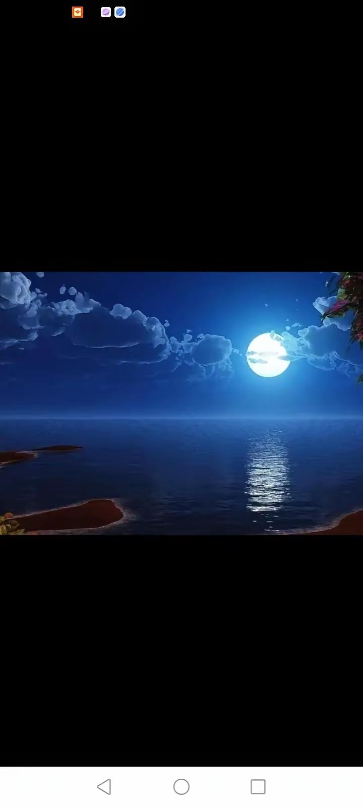 上联：闲赏春江月，
下联：漫观秋水星。