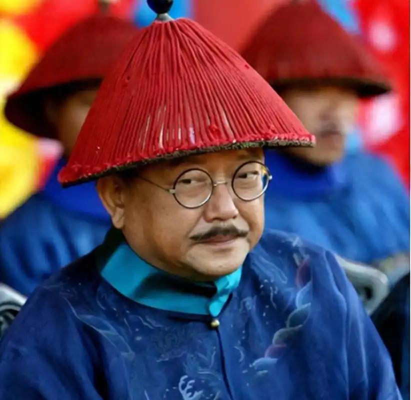 78 岁的王刚，60 岁的时候得了一子，本以为晚年可以安享清福，没想到现在 17