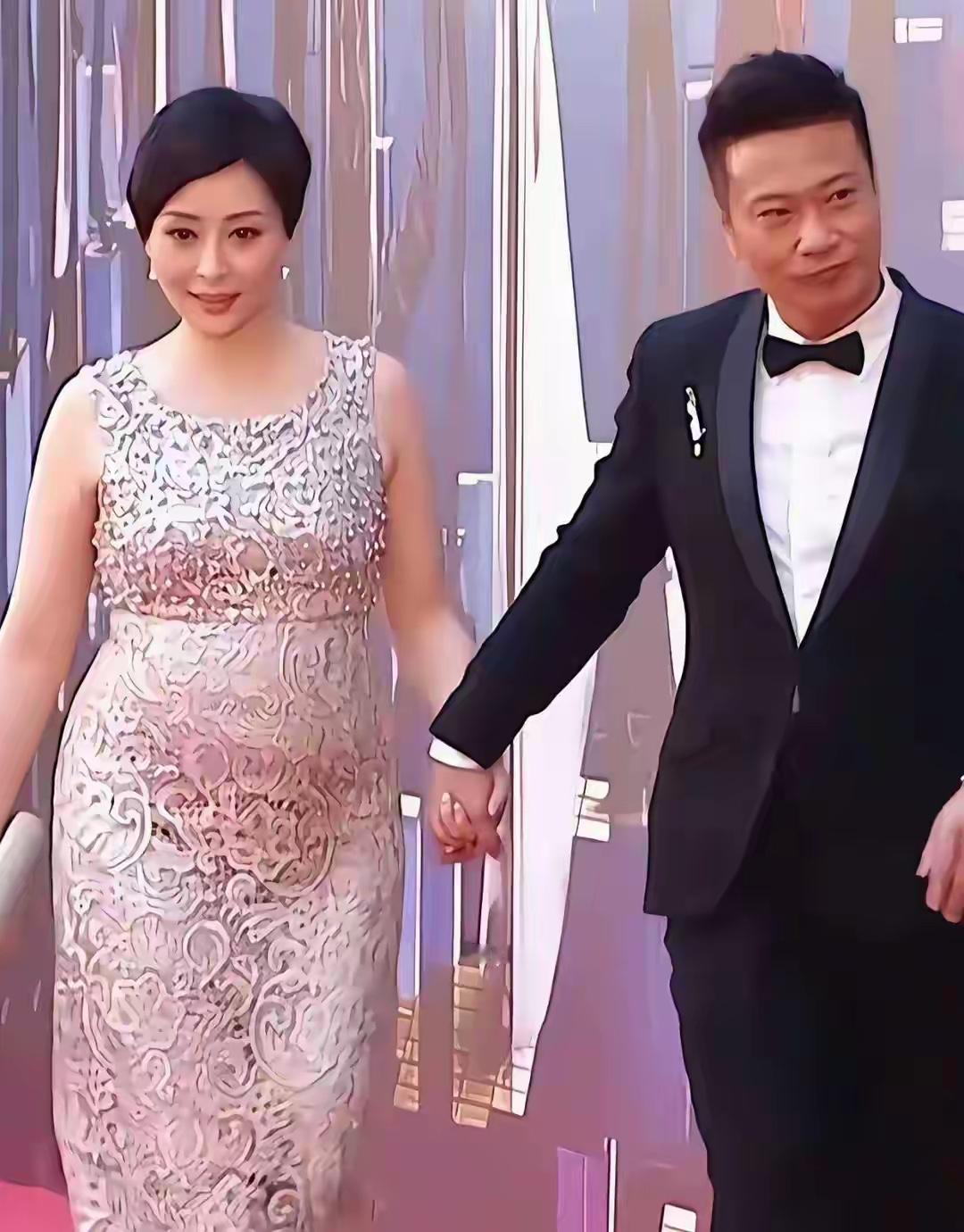 如今这位半老徐娘，曾经也是多少人的白月光，如今胖成这样了，女神变化这么大，你还能