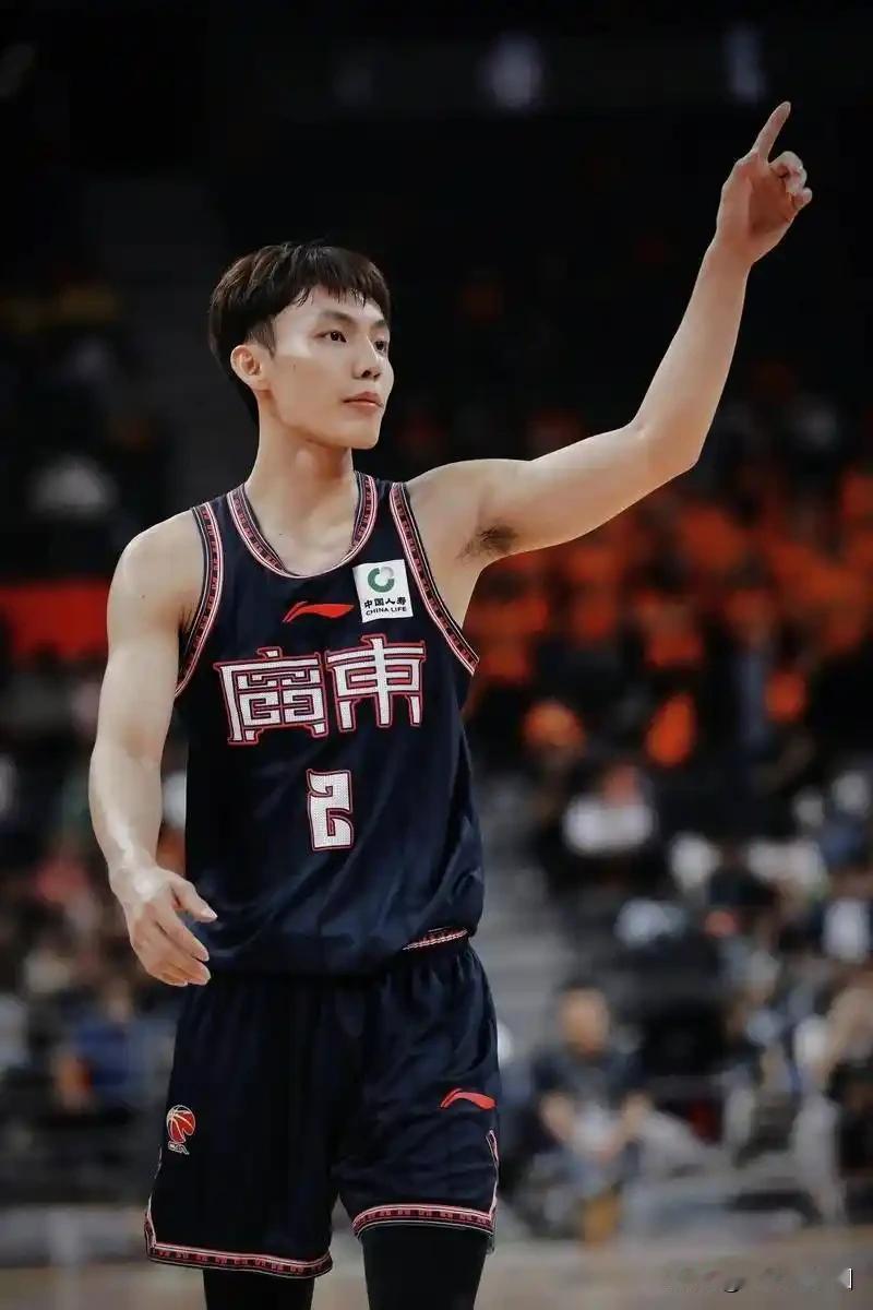 各队最不可能交易的国内球员！

广东队:徐杰

北京队:陈盈骏

辽宁队:赵继伟