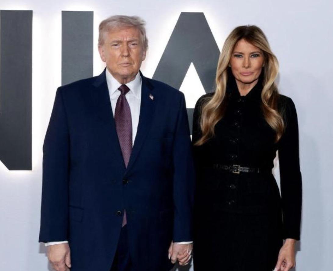 特朗普在1月29日晚间首映礼上释放出矛盾信号。他一方面炫耀“庞大舰队正驶向伊朗”