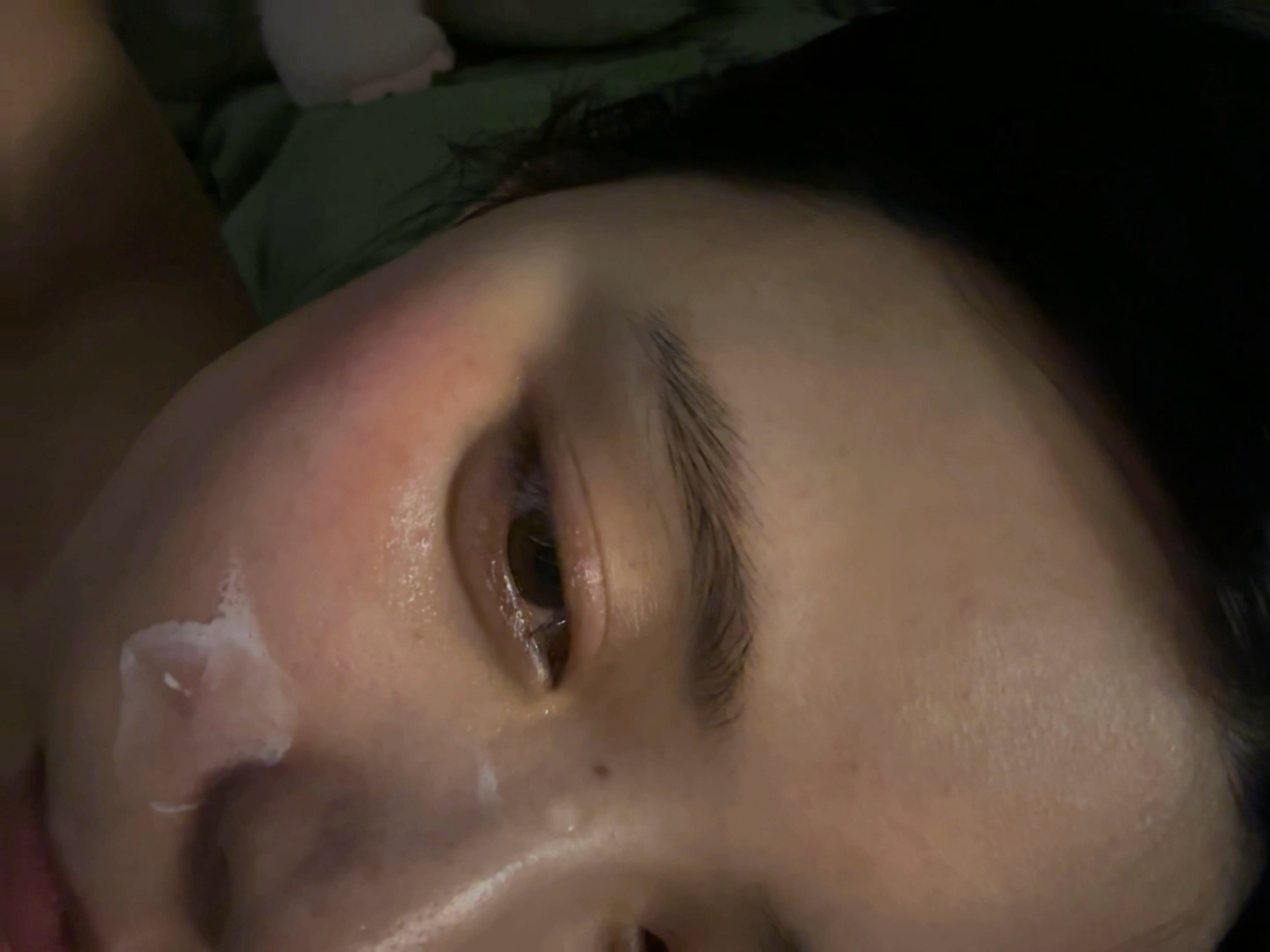 文字有时候太贫瘠 有些感情太重太浓 像一团湿棉花堵在胸口 你问我想要说什么 我不