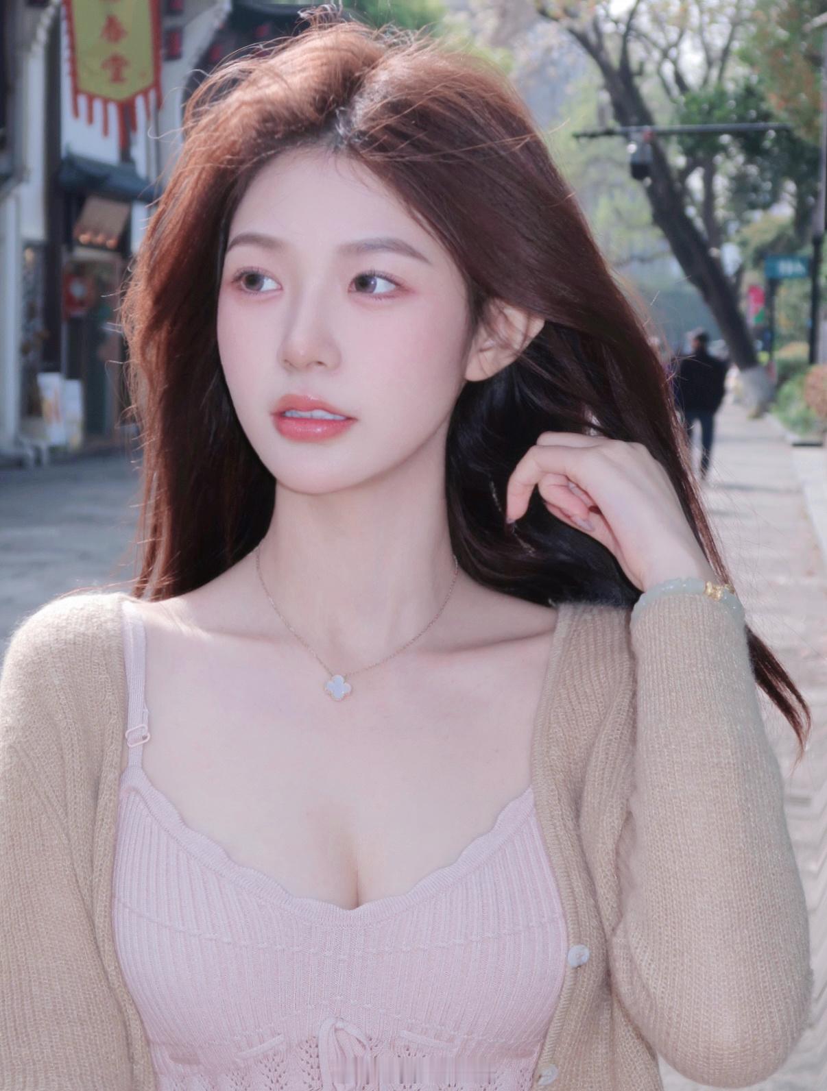 风轻轻 我听见你声音🪞🌷  ​​​