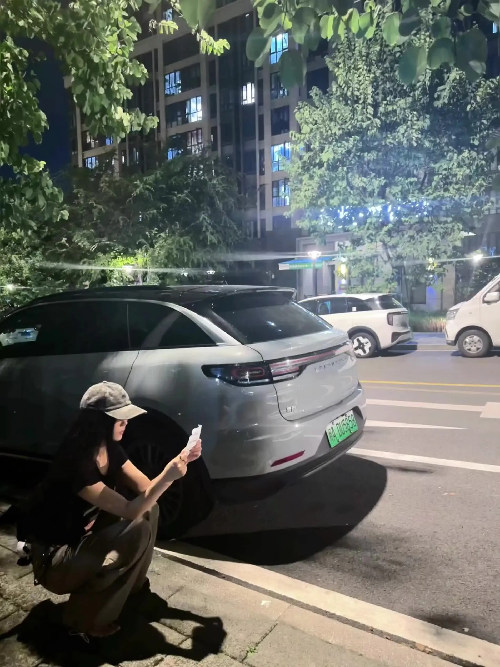 你总说自己两手空空孤身一人……