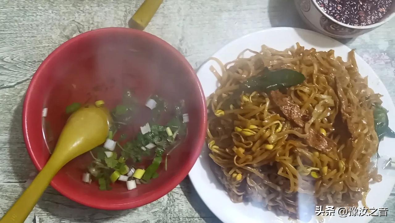 家乡美食，王记闷面。
[赞][玫瑰][赞]
家乡美食日记 老家味道的美食