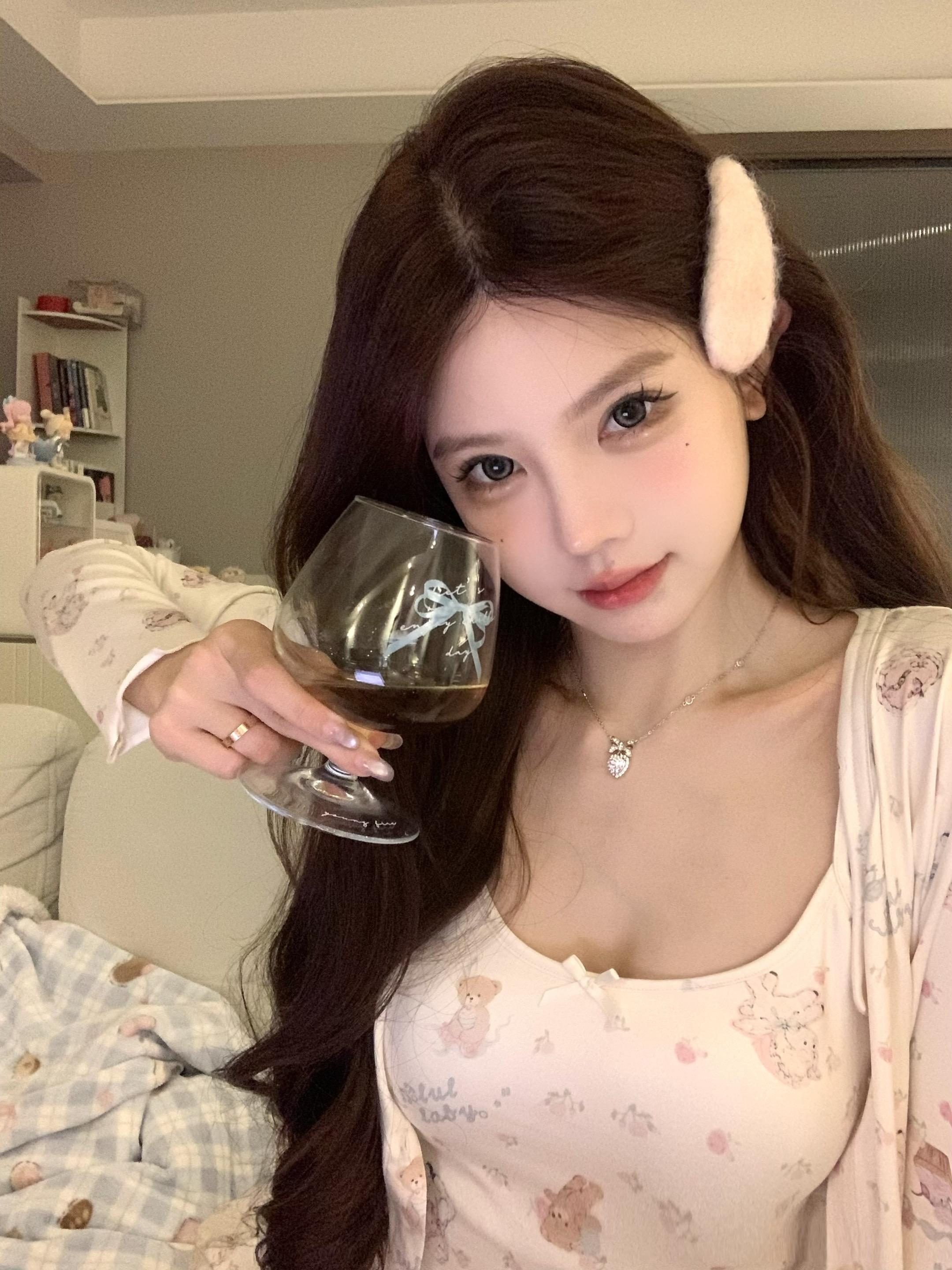Hi 在干嘛🎀 ˖ ꐑ  ֢  ♡! 新年快乐贝贝们