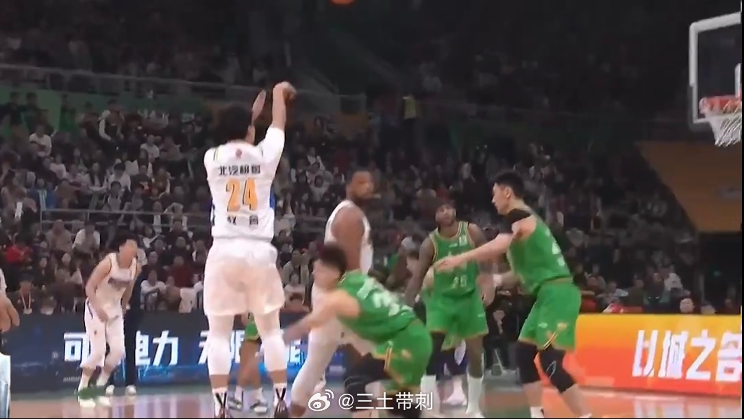 辽宁男篮vs北京男篮63-60，首钢第三节完成反超，单节26-15，赵睿单节14