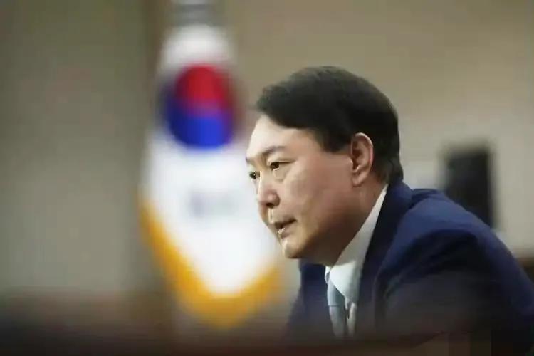天不怕地不怕，不比尹锡悦的胆贼大！
据韩国国安官员洪壮源透露，戒严期间，尹锡悦在