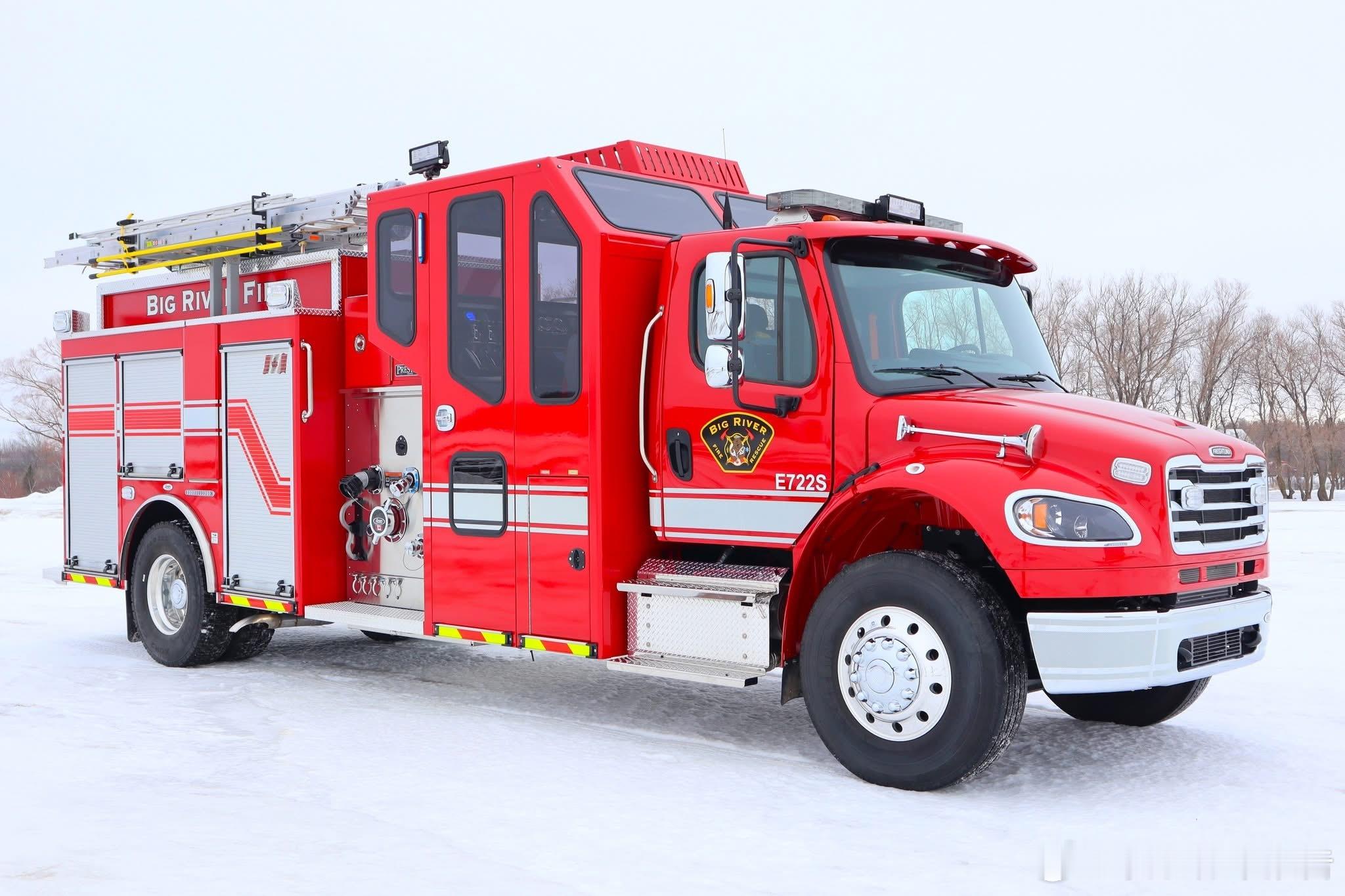 寰宇特车报告这个乘员舱有点别致 