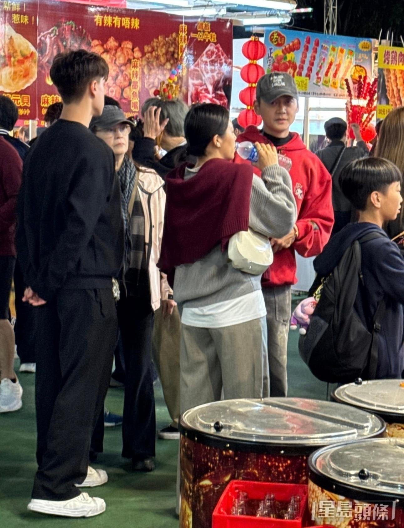 张振朗杨偲泳逛花市放闪！张振朗与拍拖超过5年的女友杨偲泳逛维园花市，照片所见，张
