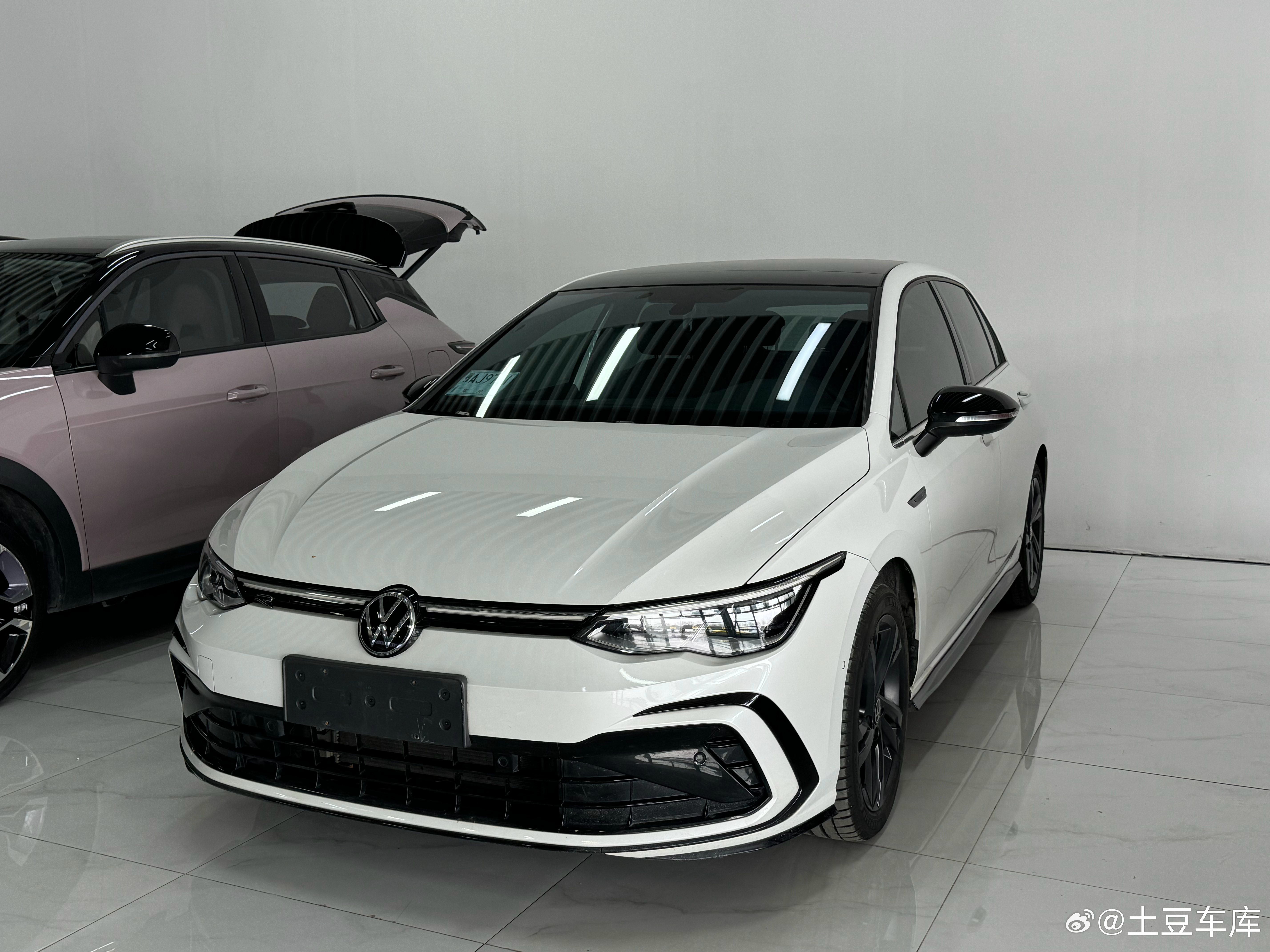 今天再卖三台压根不够卖 周转特快只求卖车 不追求高利润钱多钱少 都是钱反正闲着也