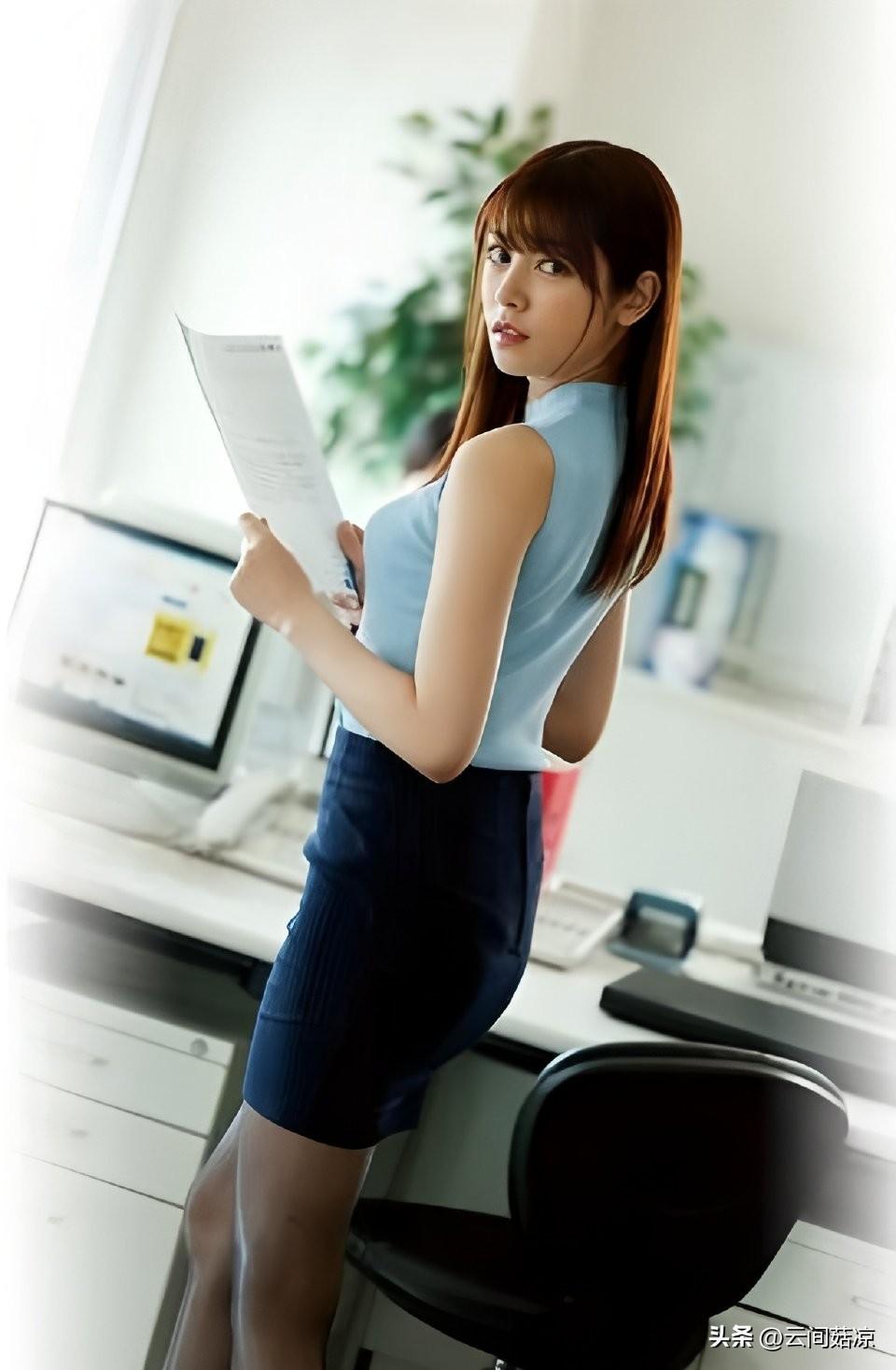 这是我们英语老师温柔的女老师 治愈系女老师 最有魅力教师 温柔女老师 英语美女老