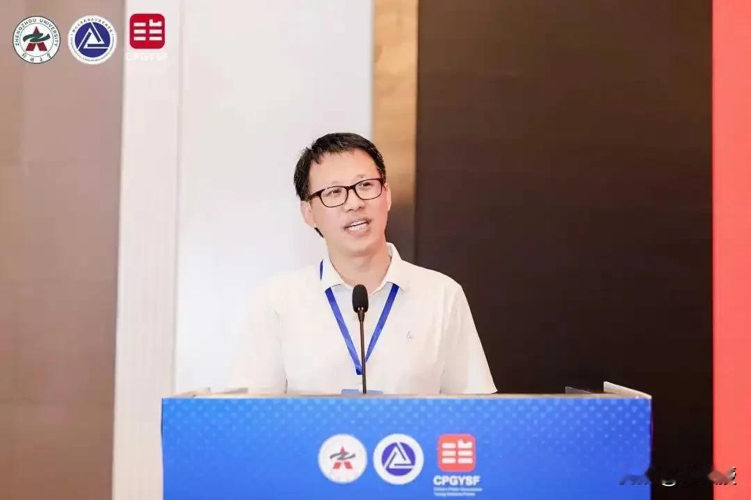 要永葆开放包容的胸襟和眼光。从地理上讲，中国的东南西北都是具有封闭性的地理因素，