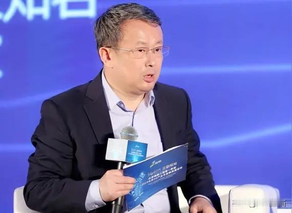 项立刚指出，是时候全面清理高校文科接受国外的资金了。
当前的大环境下，欧美自己的