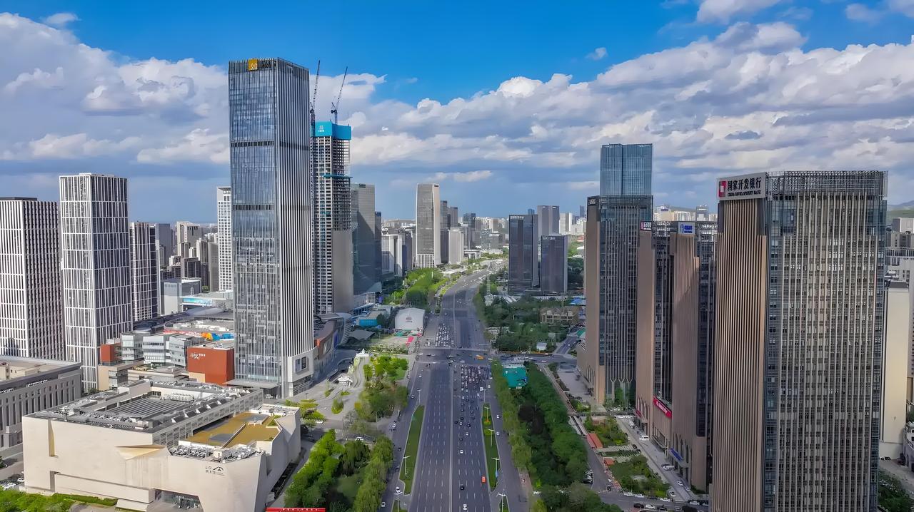 这种多维度综合考量的发展思路确实科学合理。就像云南省在省委城市工作会议后，开始优