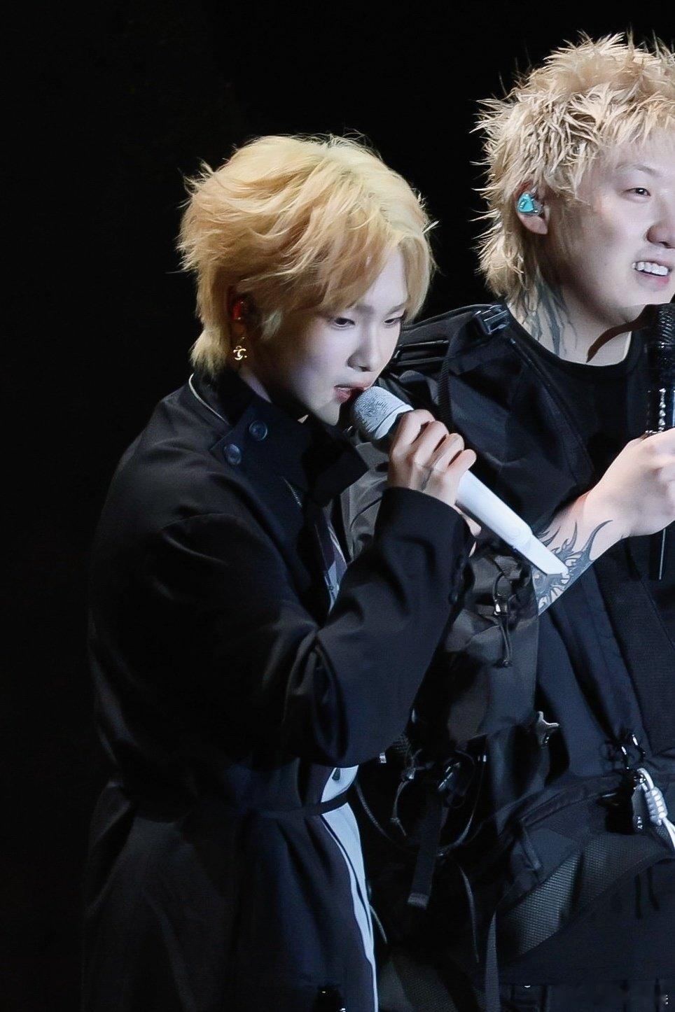 Capper周震南给自己生日随份子 给自己生日随份子太有创意了！Capper周震