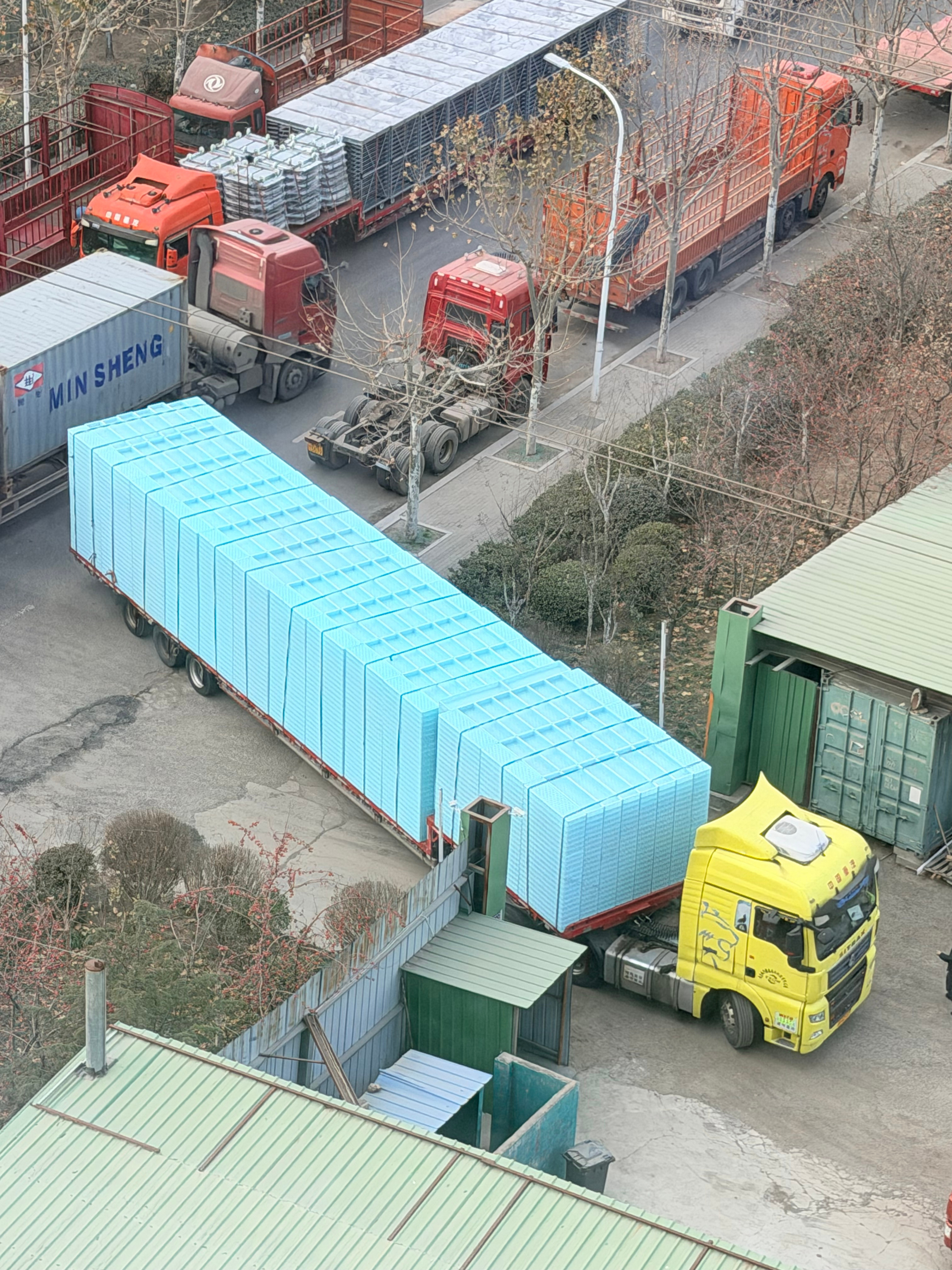 《重生之我在楼上看大车》看得我心惊胆战！ 青岛