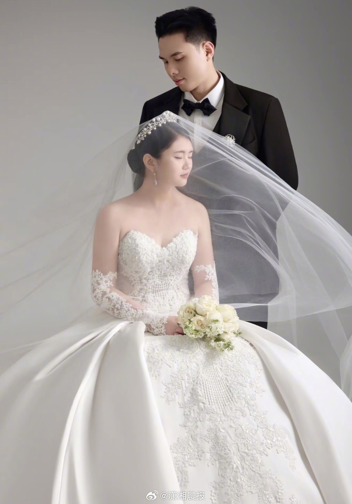 【#肥娟夫妇将举办婚礼##肥娟夫妇谈爆红后生活变化#】10月5日，正值国庆、中秋