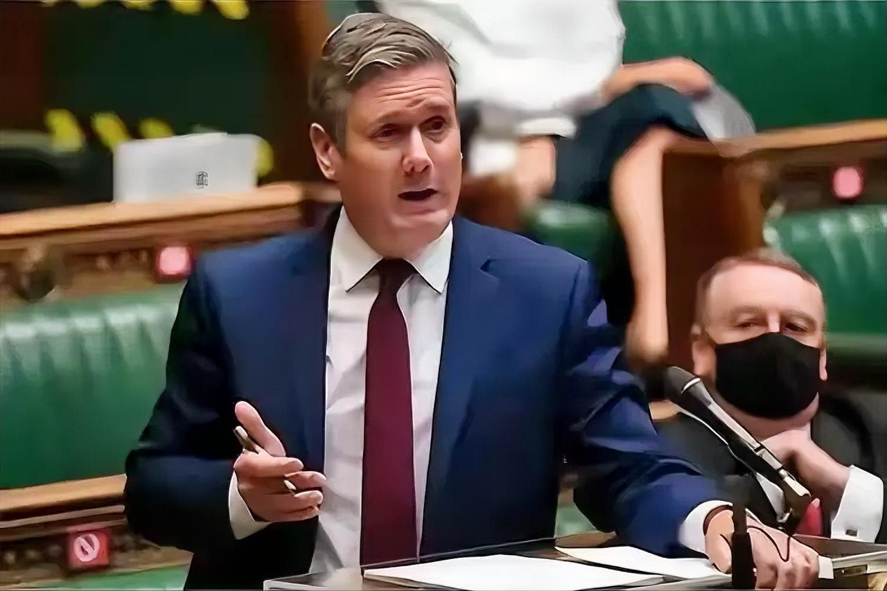 英国传来新消息！
2026年4月20日，英国首相斯塔默在议会公开认错，他说任命曼